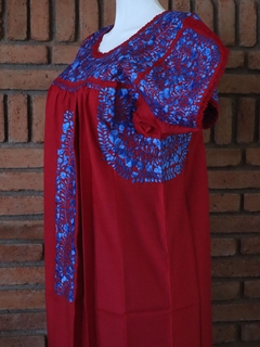 Vestido Bordado A Mano San Antonino rojo con azul rey UT - Lari Moda