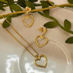 Conjunto Colar e Brinco Love Banho Ouro 18k