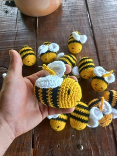 Chaveiro Abelha Amigurumi GRANDE - comprar online