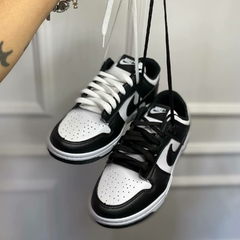 Tênis Nike Dunk Low Preto na internet