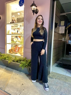 Calça pantalona em lurex preto