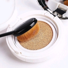 Oval Brush para base - pequeña en internet