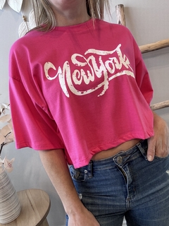 REMERA NEW YORK FUCSIA