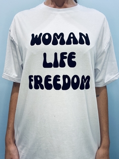 T-shirt Woman life na internet