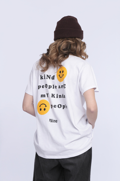 Camiseta Oversized Kind People