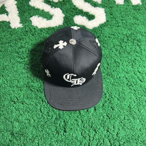 Black and green discount chrome hearts hat