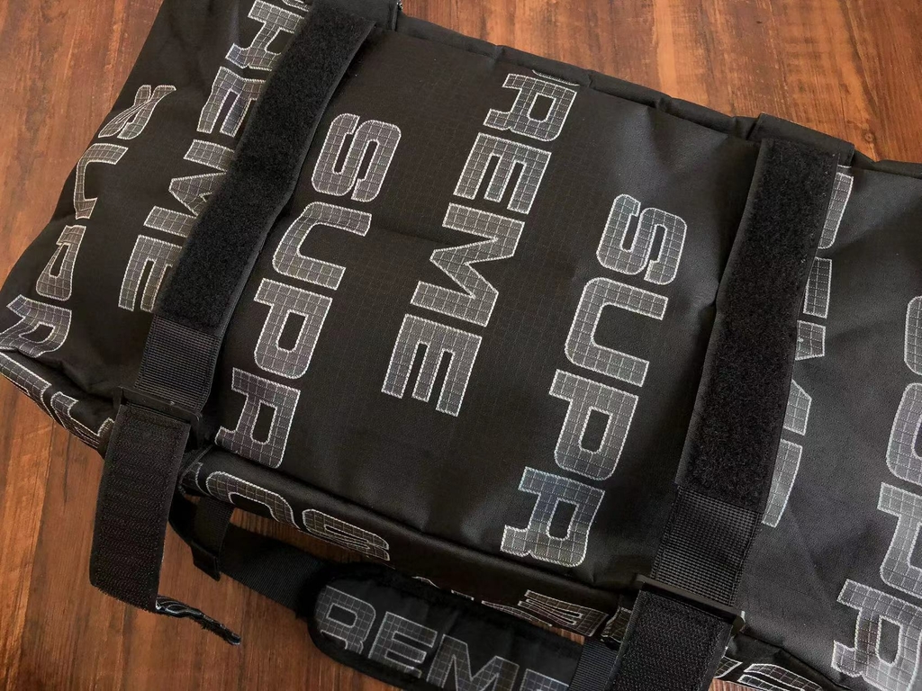 Supreme Duffle Bag Black FW17 – UniqueHype
