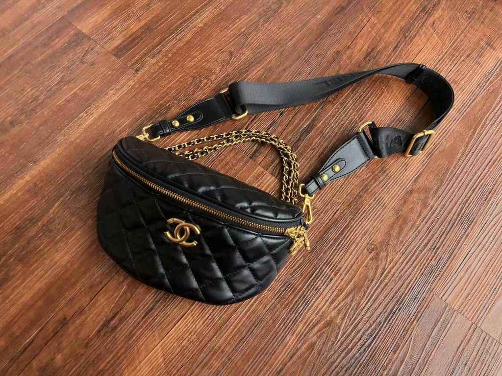 Chanel Waist Bag Black: The Essence of Luxury and Style