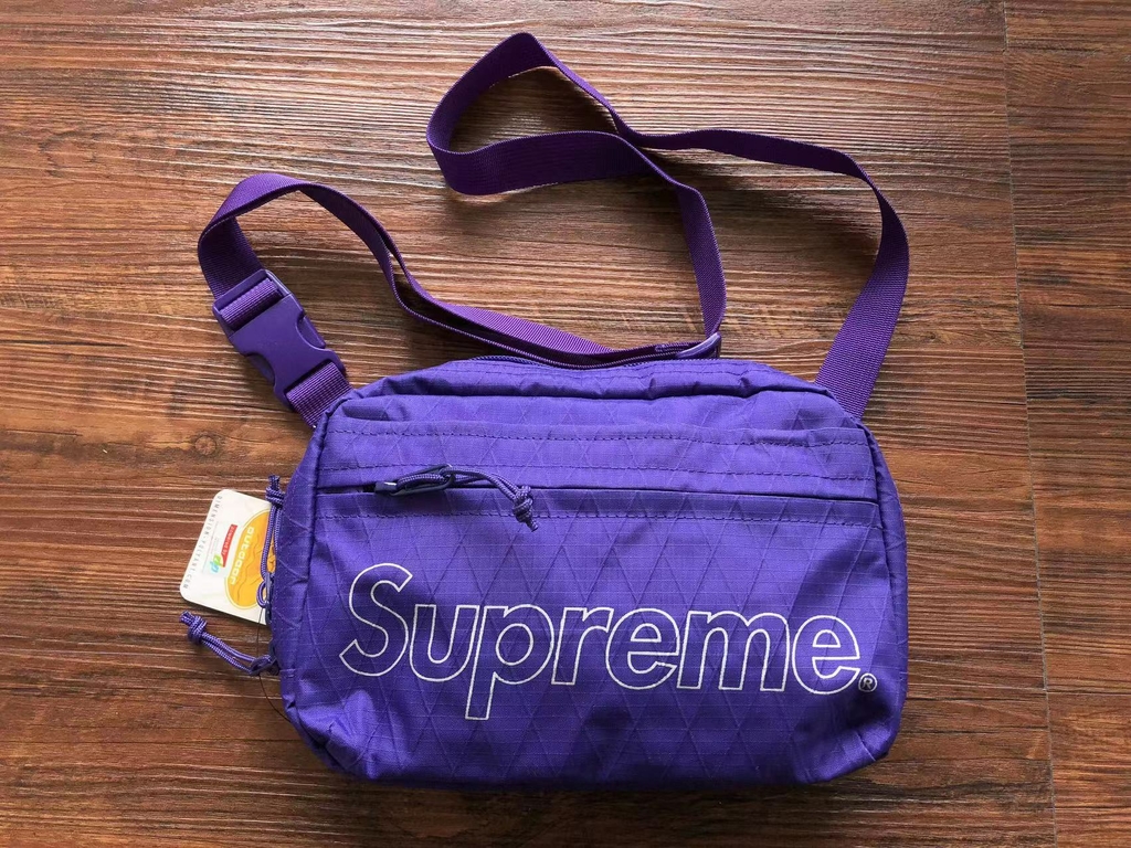 Supreme Shoulder Bag: The Vibrant Exuberance of Style and Comfort