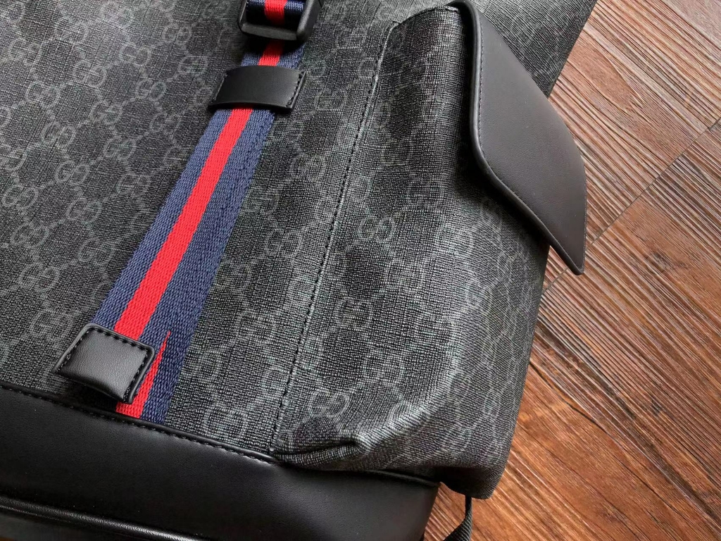 Gucci GG Supreme Backpack Black - Luxury In Reach