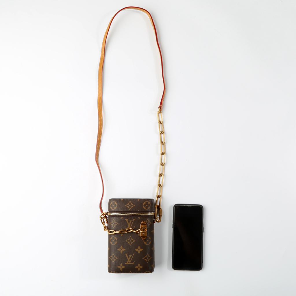 El poder en tus manos: descubre el bolso Phone Box de Louis Vuitton