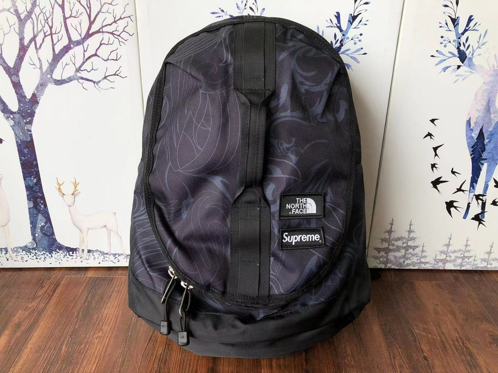 Supreme - The North Face X Supreme Backpack Tree Camo