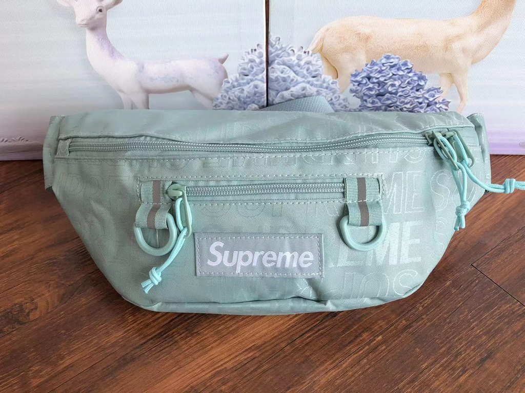 Supreme Waist Bag: The Peak of Style, Comfort and Versatility