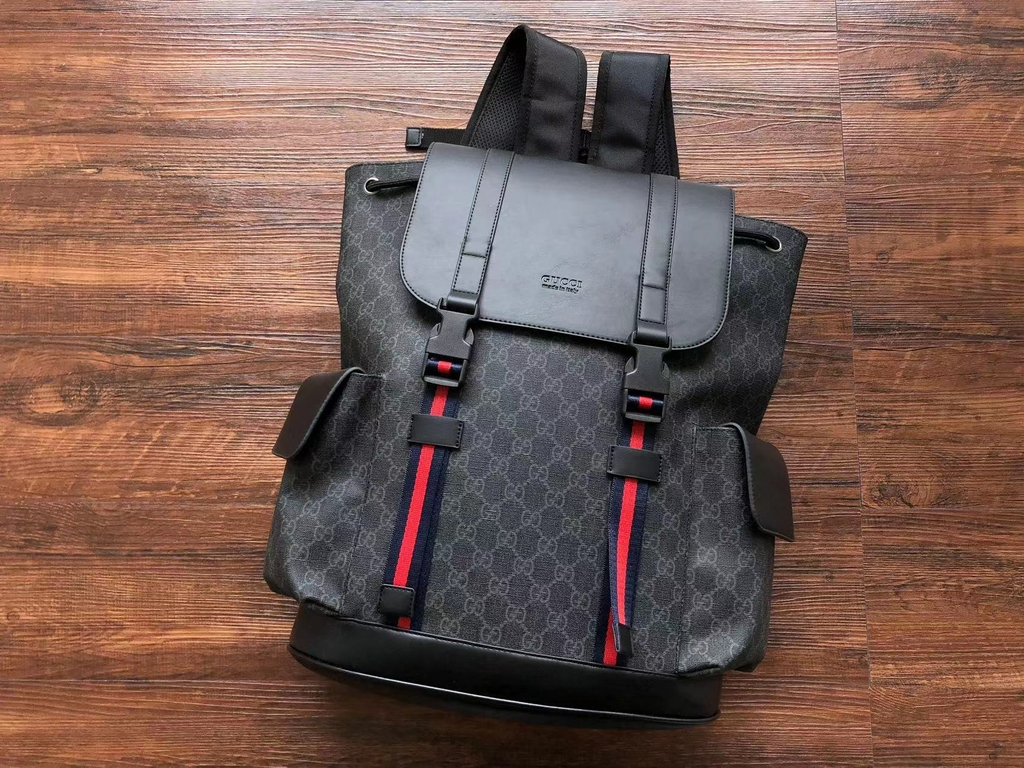 Experience the Power of Luxury with the Gucci GG Supreme Black-Grey