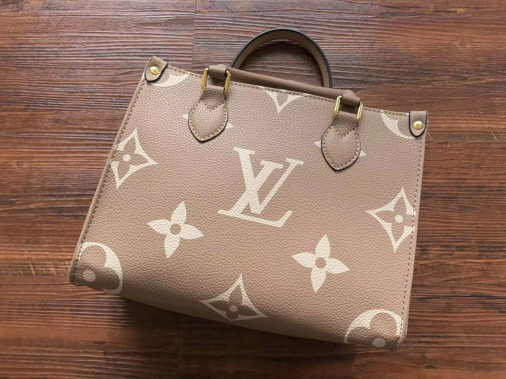 The Louis Vuitton Onthego BAG: The Power of Style