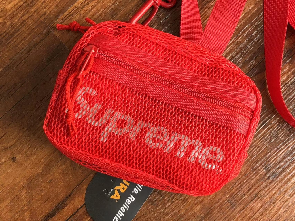 Awaken Your Unique Style with the Supreme Shoulder Bag Red - Blue
