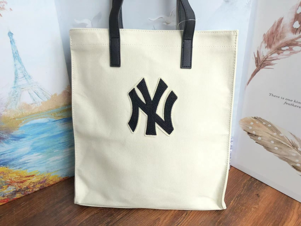 MLB New York Yankees Canvas Tote Bag for Unique Style/