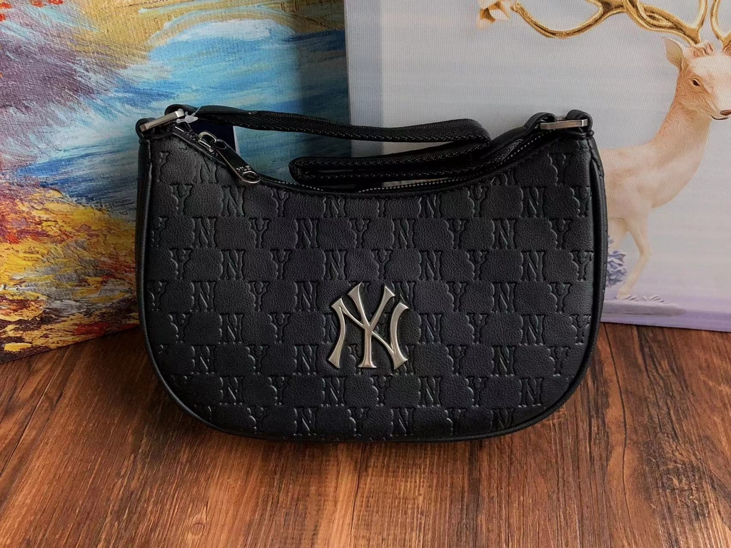 NEW YORK YANKEES Monogram Hobo Bag (Black)