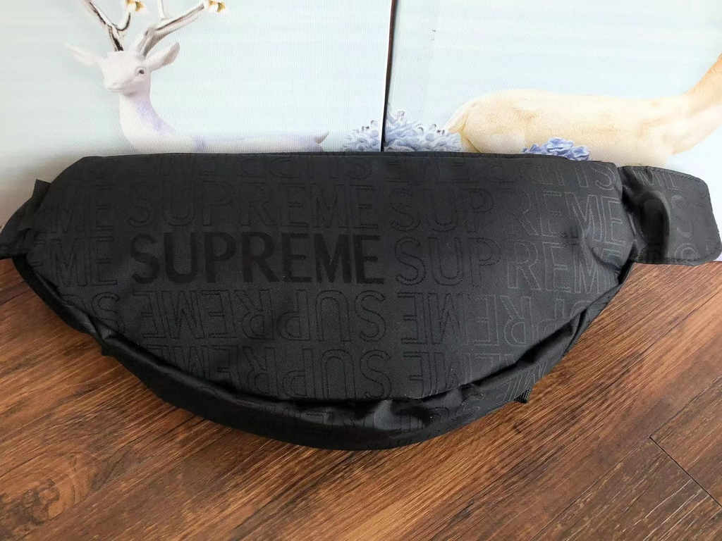 Supreme FW19 Waist Bag in Black