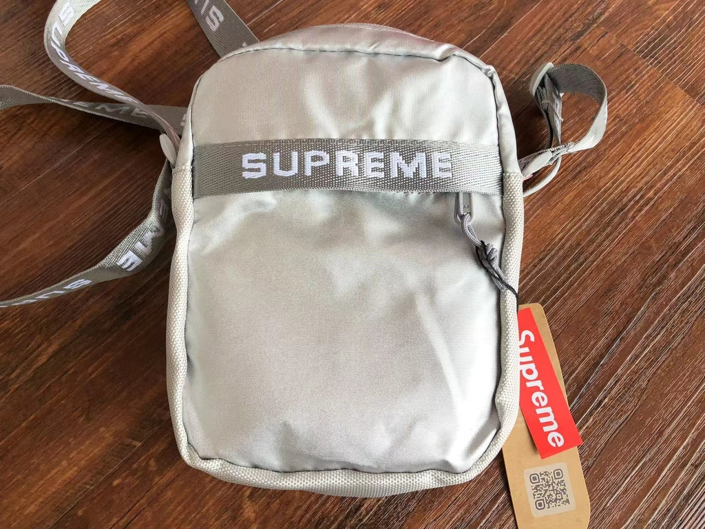 Supreme Shoulder Bag FW22 Black