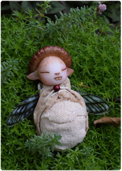 KIT 01 Mushroom Baby Fairy Art Doll + 2 pairs of Fairy Wings Earrings - TerraTundra - Artes Mágicas