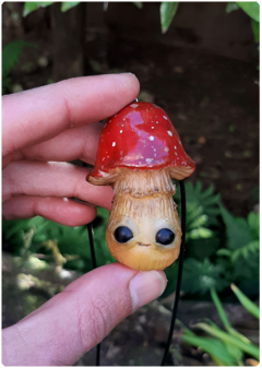 Mushroom Being Amulet 18 - Green Red | Magical Creature Pendant - TerraTundra - Artes Mágicas