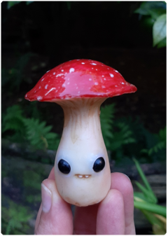 Miniatura Colecionável: Ser Cogumelo 09 - Amanita | Art Doll Fungo - TerraTundra - Artes Mágicas