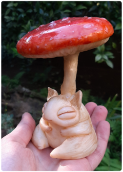 Art Doll ALARIA, Filhote de Ser Cogumelo Amanita - Escultura Fungo Mágico - TerraTundra - Artes Mágicas