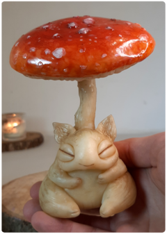 Art Doll ALARIA, Filhote de Ser Cogumelo Amanita - Escultura Fungo Mágico