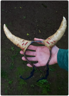 Forest Horns with tiny Mushrooms | OOAK art - TerraTundra - Artes Mágicas