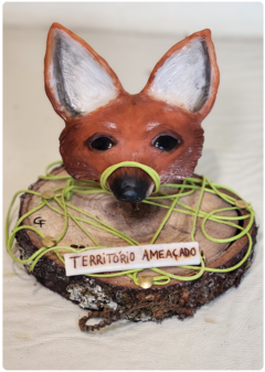 Eco sculpture "Threatened Territory" - Maned wolf asks for help