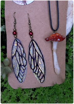 Kit Amanita Muscaria mushroom flexible pendant + Fairy wings earrings - TerraTundra - Artes Mágicas