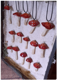 Kit 2 amuletos de cogumelo flexíveis Amanita Muscaria - loja online