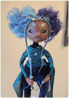 Mizu, the Water Elemental - Little Traveler OOAK Art Doll, Unique Sculpture - TerraTundra - Artes Mágicas