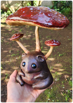 Art Doll ORNA, Criatura Cogumelo Amanita Terrosa - Eco Escultura única com design biofílico