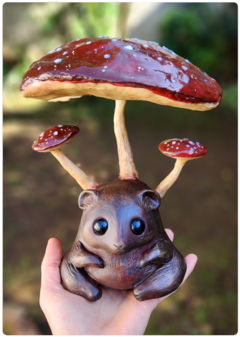 Art Doll ORNA, Criatura Cogumelo Amanita Terrosa - Eco Escultura única com design biofílico