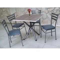 Conjunto de Mesa Plus 4 Cadeiras Monte Carlo