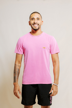 CAMISETA ESTONADA ROSA NEON