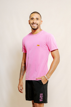 CAMISETA ESTONADA ROSA NEON - comprar online