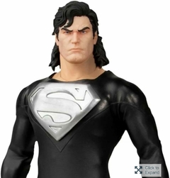 Mezco One:12 Superman Recovery Suit Edition en internet