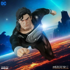 Mezco One:12 Superman Recovery Suit Edition en internet