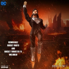 Mezco One:12 Superman Recovery Suit Edition - wildraptor videojuegos