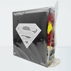 Mezco One:12 Superman Recovery Suit Edition - wildraptor videojuegos
