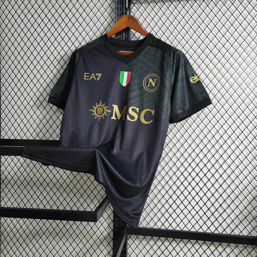 Terceira camisa do Napoli 2023-2024 é revelada pela EA7