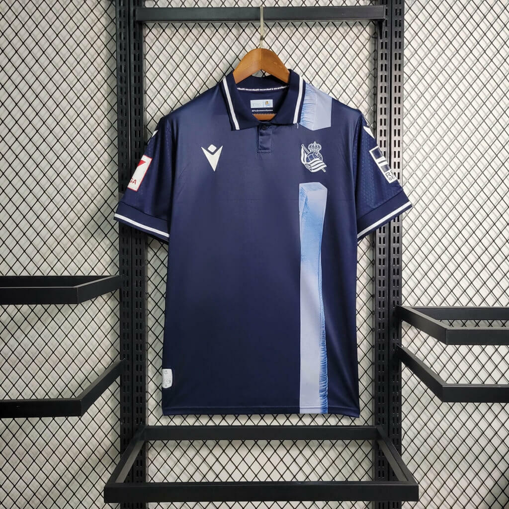 Camisa branca do Atlético Mineiro 2023-2024 tem imagem vazada