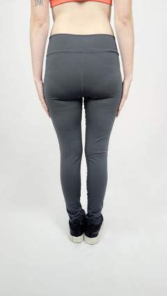 Legging Liquido Feminina Cinza na internet