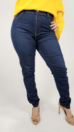 Calça Jeans Feminina Lavagem Azul Escura Lisa - comprar online