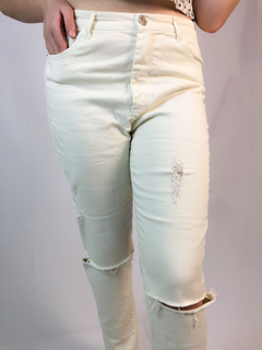 Calça Jeans Creme Feminina Destroyed na internet