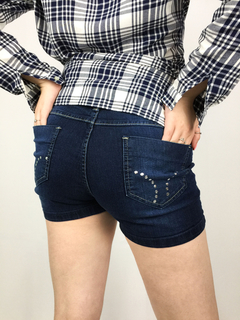 Shorts Jeans Feminino Lavagem Escura na internet