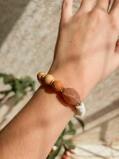 Pulseira Pedra do Sol, Howlita e Arbovitae - comprar online